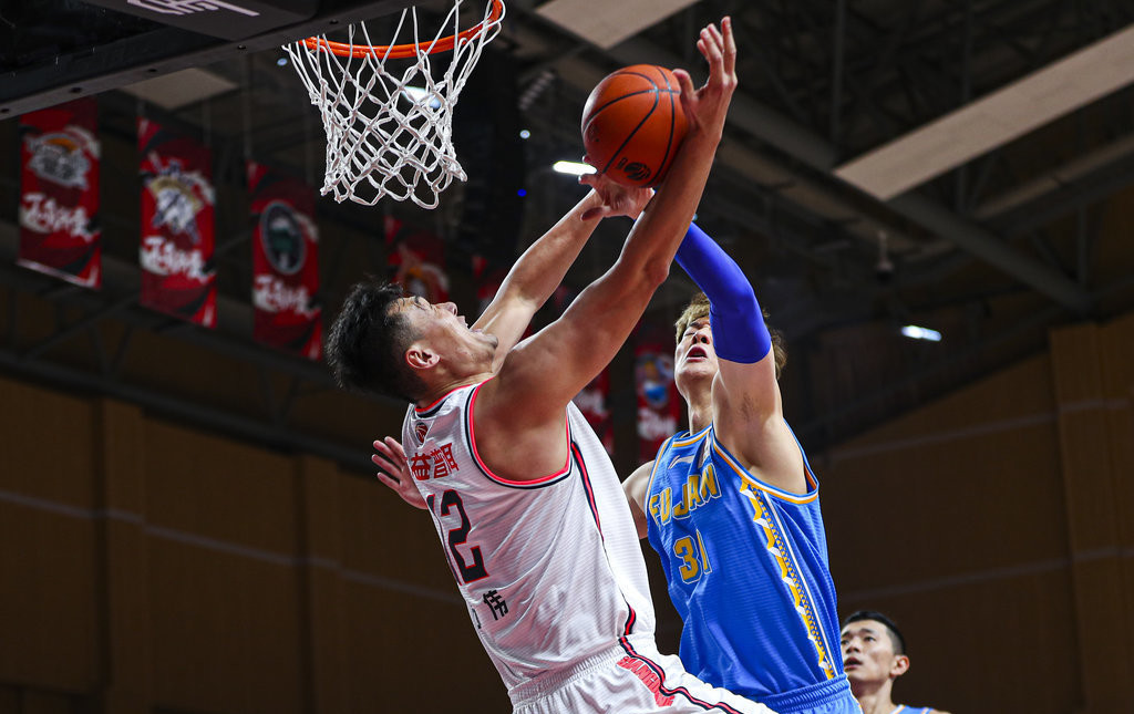 多次换帅后表现崭露头角，士气高涨的简单介绍