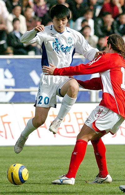 九游娱乐-包含天津泰达客场战胜重庆力帆，保持不败的词条