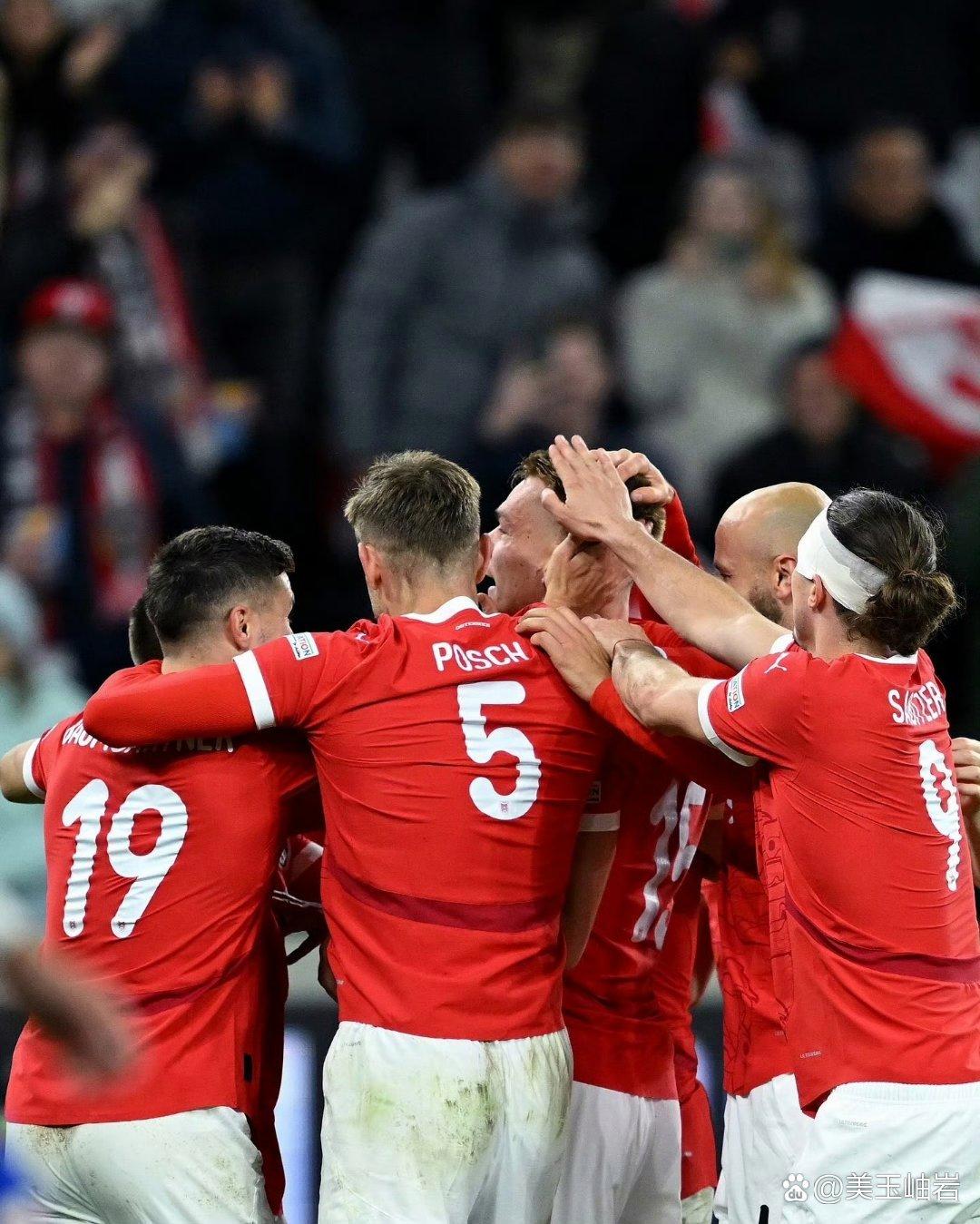 包含欧国联赛：一场胜利，一场失利，球迷心情激动的词条