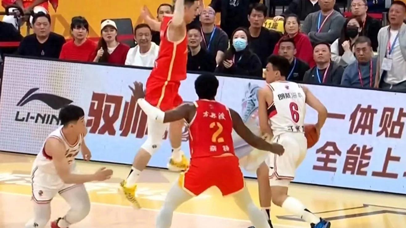 九游娱乐首页-广厦队大胜佛山男篮，继续保持不败记录的简单介绍