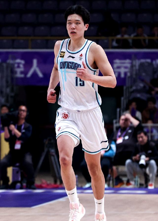 关于青岛队轻取猛龙，胡金秋点燃赛场的信息