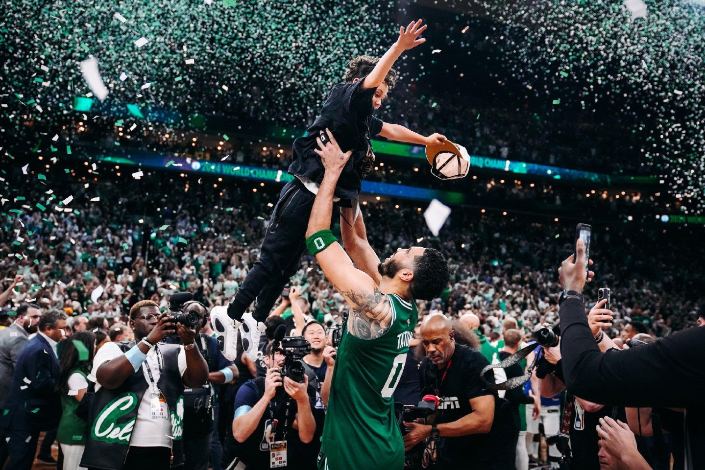 九游娱乐app下载-包含独行侠轻取山西队，塔图姆关键制胜的词条