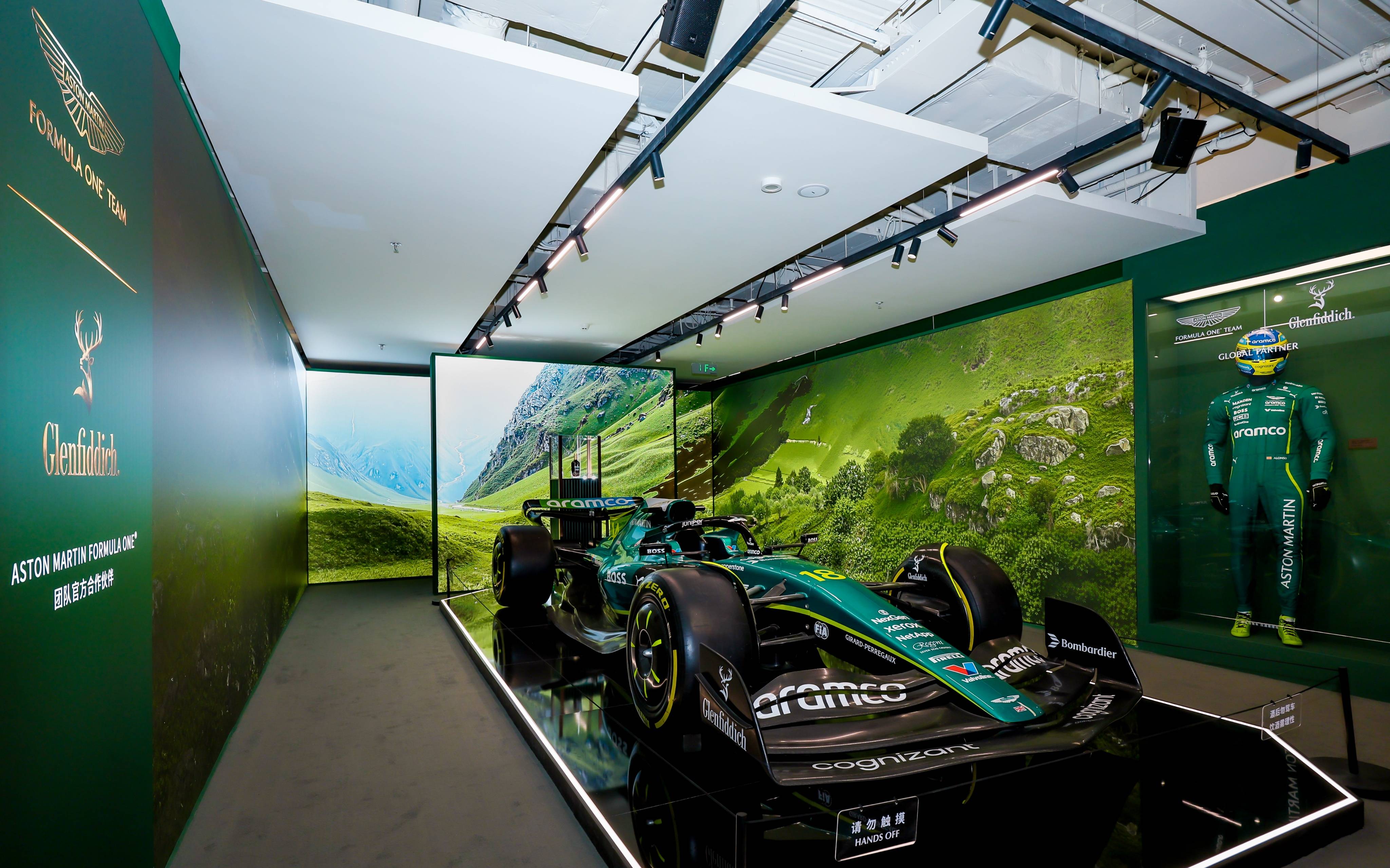 九游娱乐官方-关于阿斯顿马丁力克迈凯伦，皮亚斯特里点燃赛场的信息