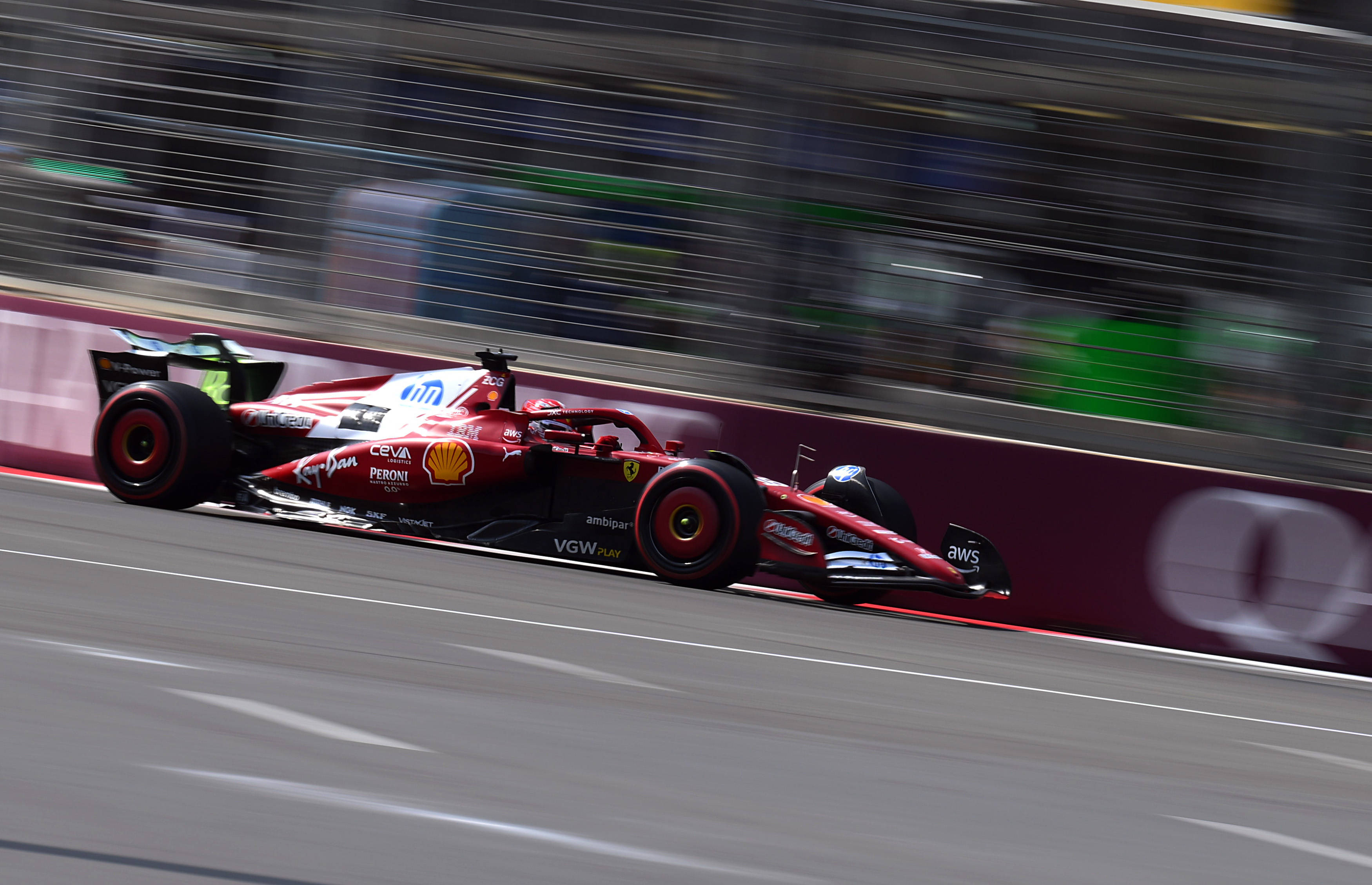 九游VIP-雷诺车队险胜法拉利，皮亚斯特里统治全场的简单介绍