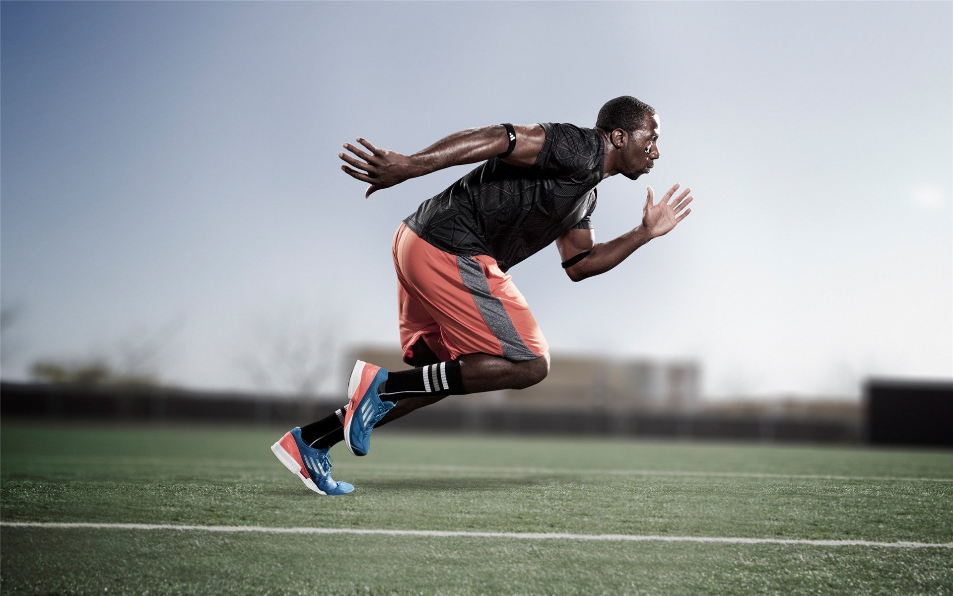 绿茵场与地球村，当英超争冠战遇见伊朗打穿牙买加